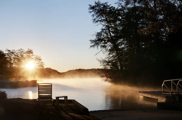Lever de soleil sur le lac Leurre — Photo