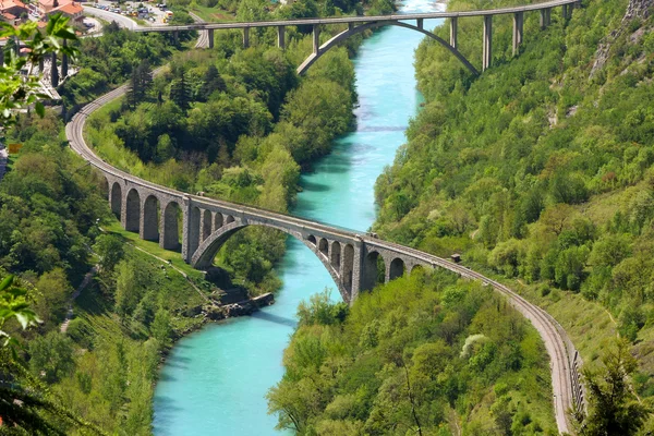 Ponte di pietra sul fiume Soca — Foto Stock