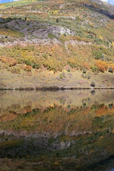 在秋季的海狸湖 — 图库照片