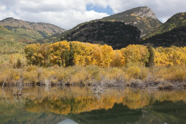 Bobří jezero na podzim — Stock fotografie