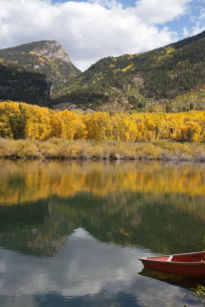 Sonbaharın kunduz Gölü — Stok fotoğraf