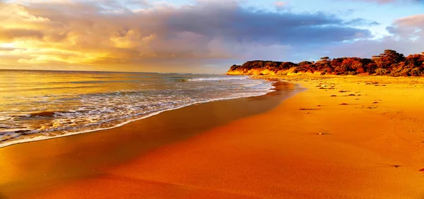 Zachód słońca na plaży — Zdjęcie stockowe
