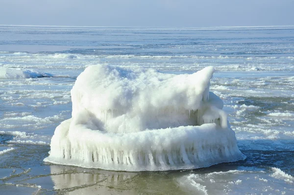 Ice pedestal — Stock Photo, Image