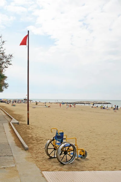 残疾人士的亚得里亚海 s 在海滩上的辅助功能 — 图库照片