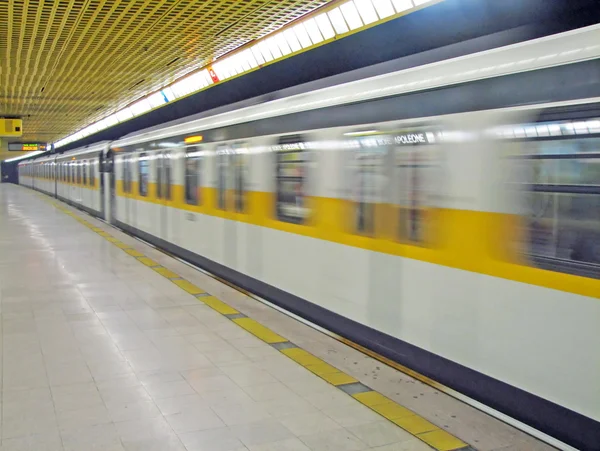 Metro travel very fast in Milan — Stock Photo, Image