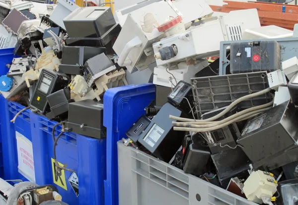 计数器电拆卸的工业垃圾填埋场是 — 图库照片
