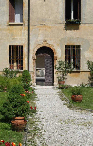 Přístupové dveře do kláštera mniši opatství — Stock fotografie