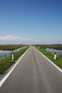 Venedik Lagünü uzun asfalt yol Adaları