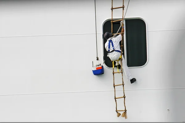 Schilderij van een cruiseschip terwijl in de haven — Stockfoto