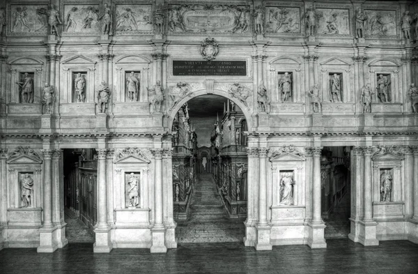 Interno del Teatro Olimpico di Vicenza, progettato da Andrea Palladio — Foto Stock