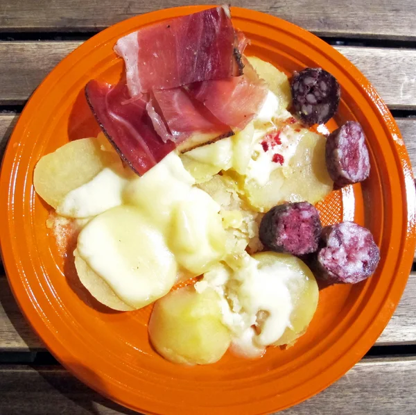 Carne e salame típicos do val d 'Aosta — Fotografia de Stock