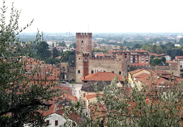 Panorama with the piazza degli scacchi in marostica and the Castle — Stock Photo, Image