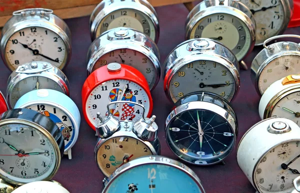 Dizi eski saatler ve saatler tablo — Stok fotoğraf