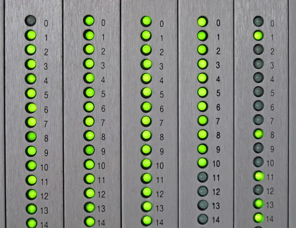 Panel mit LED-Lampen grün und Siebdruck-Zahlen — Stockfoto