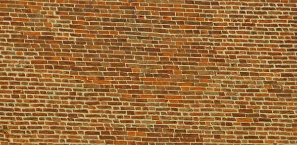 Κόκκινα τούβλα σε ένα μεσαιωνικό πύργο σε Βιτσέντζα — Φωτογραφία Αρχείου