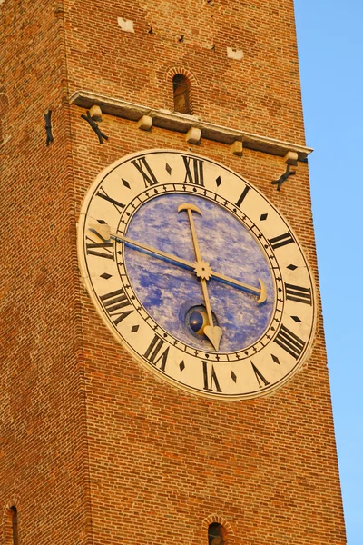 Vicenza palladian bazilikanın Merkezi tower — Stok fotoğraf