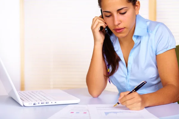 Young woman working — Stock Photo, Image