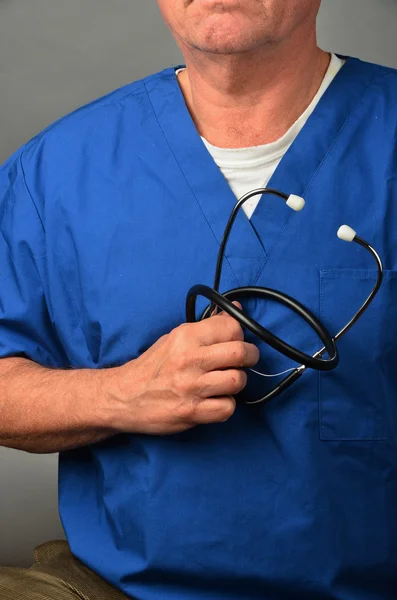 Hekim holding stetoskop — Stok fotoğraf