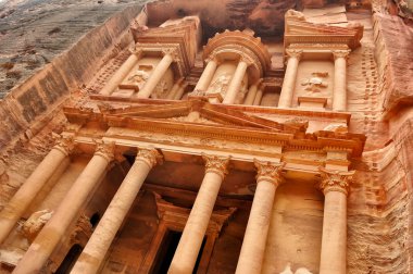 Al khazneh çapraz görünümü - petra antik kenti, jordan hazine