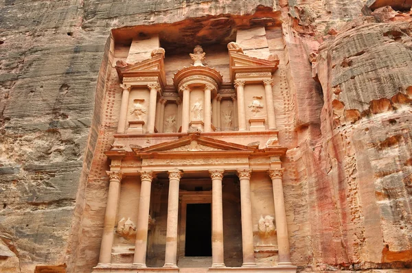 Al Khazneh front view - the treasury of Petra ancient city, Jordan — Stock Photo, Image