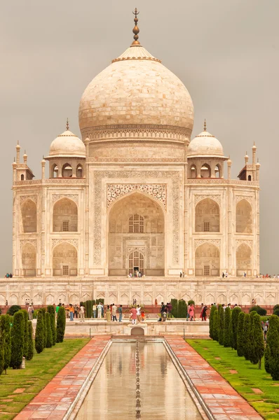 Taj Mahal vista vertical, Agra, Índia — Fotografia de Stock