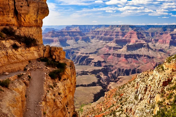 Zobrazení dne Grand canyon s stezka — Stock fotografie