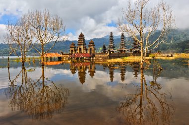 Balinese temple on Tamblingan lake clipart