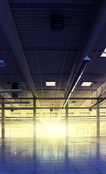 Empty industrial hall — Stock Photo, Image