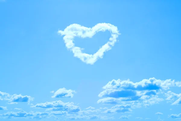 Cloud shaped like heart — Stock Photo, Image