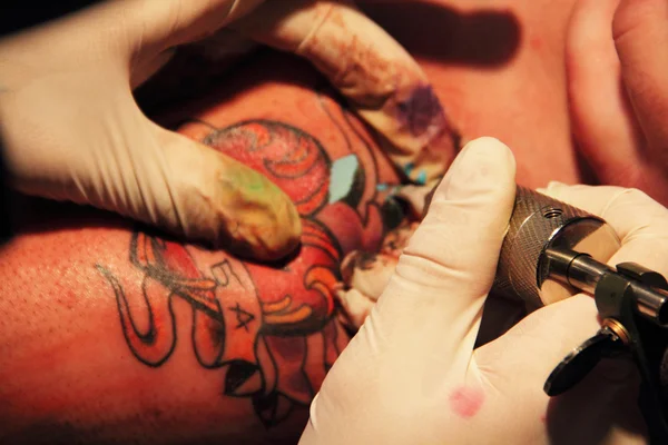 Making of tattoo — Stock Photo, Image
