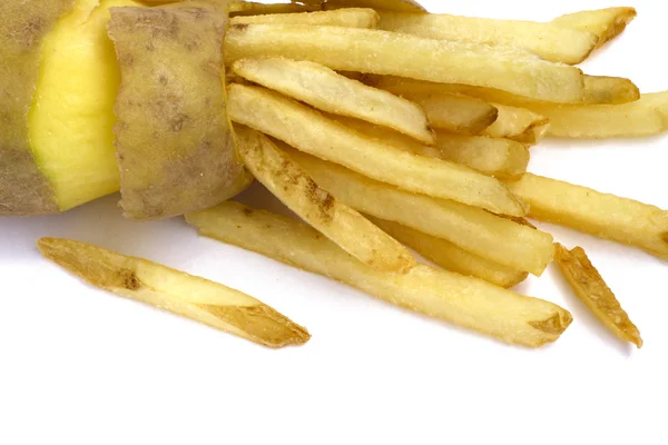 Geschälte Kartoffeln und Pommes frites — Stockfoto