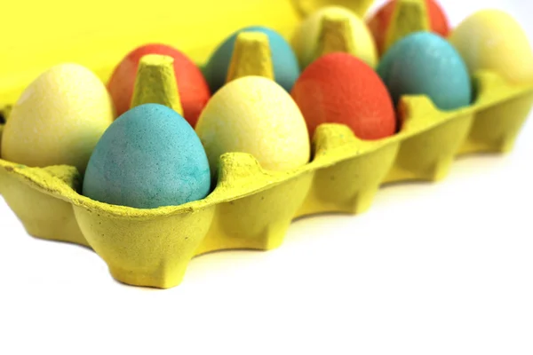 Пасхальные яйца в коробке — стоковое фото