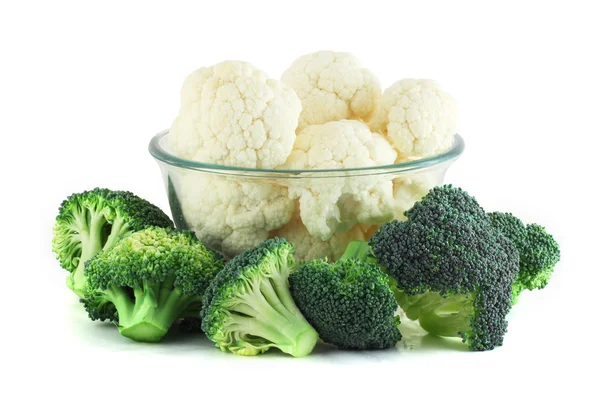Cauliflower in transparent bowl and broccoli — Stock Photo, Image