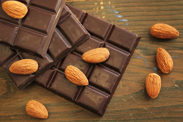 アーモンドとチョコレート — ストック写真