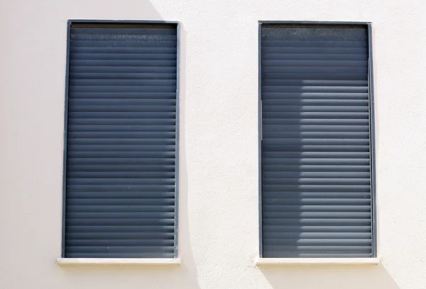 Δύο παράθυρα. — Φωτογραφία Αρχείου