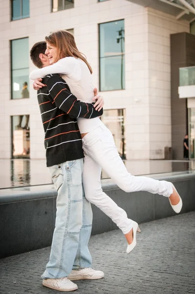 Abraço de casal — Fotografia de Stock