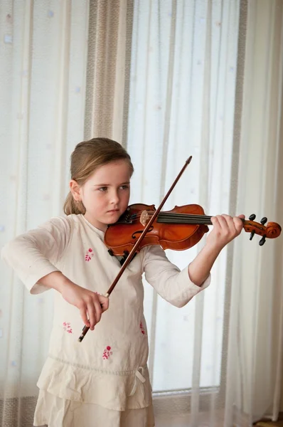 stock image Girl playing violin