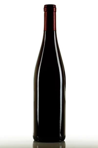 Röd vinflaska. — Stockfoto
