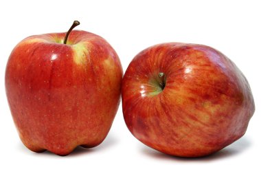 Beyaz arkaplanda iki kırmızı elma.