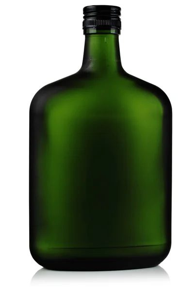 Schnaps in den grünen Glasflaschen. — Stockfoto