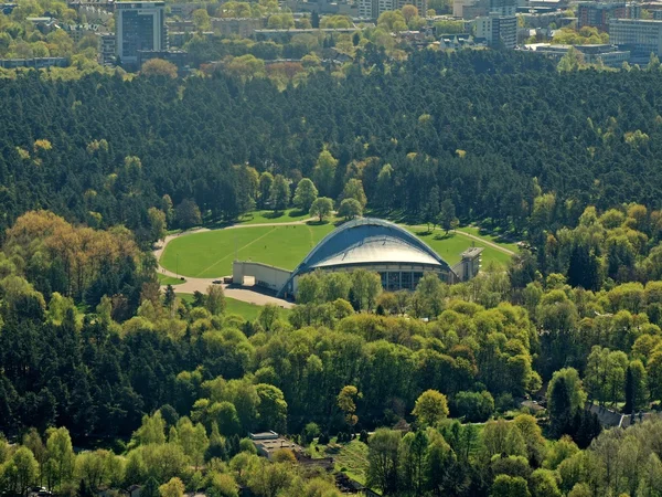 Park Vingis w Wilnie - widok stolica Litwy — Zdjęcie stockowe