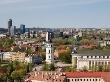 vilnius Merkezi sermaye resimdeki katedral çan kulesi