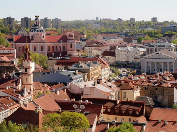 Czerwone dachy starego miasta Wilna — Zdjęcie stockowe
