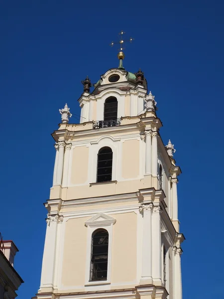 Věž kostelní zvonice Johna Vilniusu v Litvě — Stock fotografie