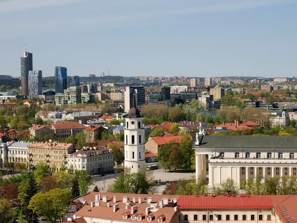 Beffroi cathédrale dans le centre de Vilnius capitale photo — Photo