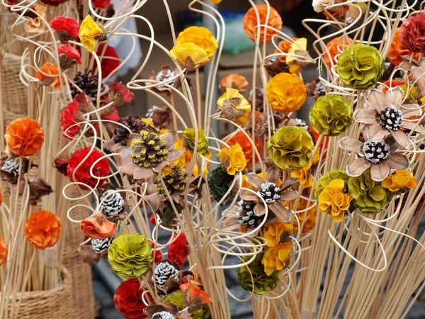 Artificiel jolie collection de fleurs colorées - fond — Photo