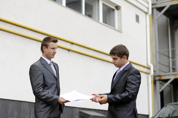 stock image Two businessmen talking