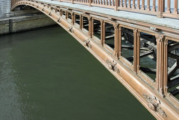 ノートルダム大聖堂や悪魔の橋の橋 — ストック写真