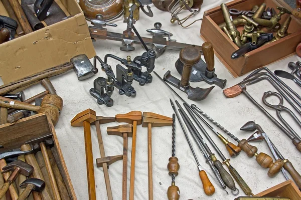 Venda de ferramentas antigas — Fotografia de Stock