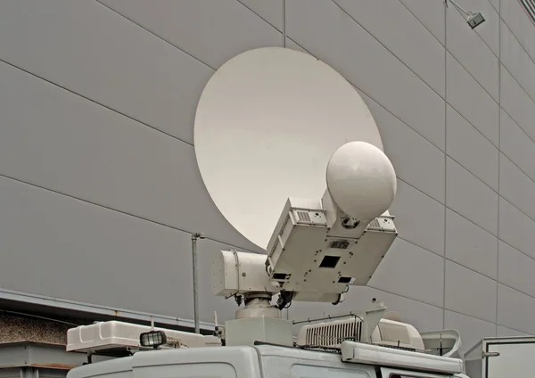 Antennenrelais auf einem LKW — Stockfoto